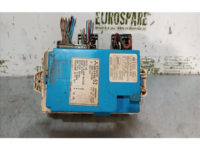 Блок предохранителей MR445952 Mitsubishi Montero