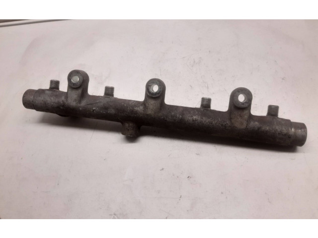 Топливная рампа 0445214019, 07182   Peugeot 406  