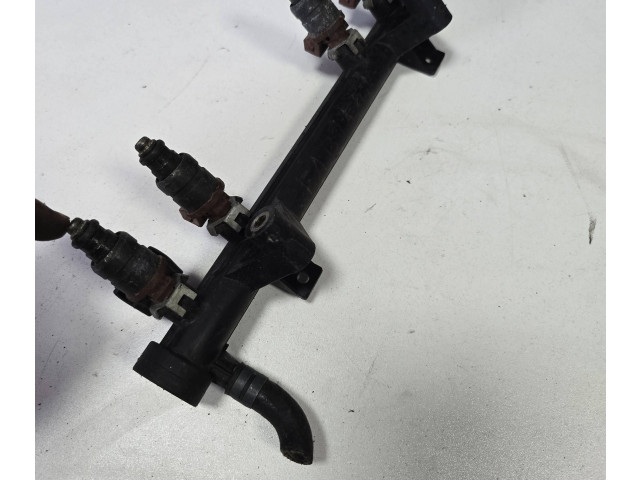 Топливная рампа 047133319Q, 5WS02520 Skoda Fabia Mk1 (6Y)