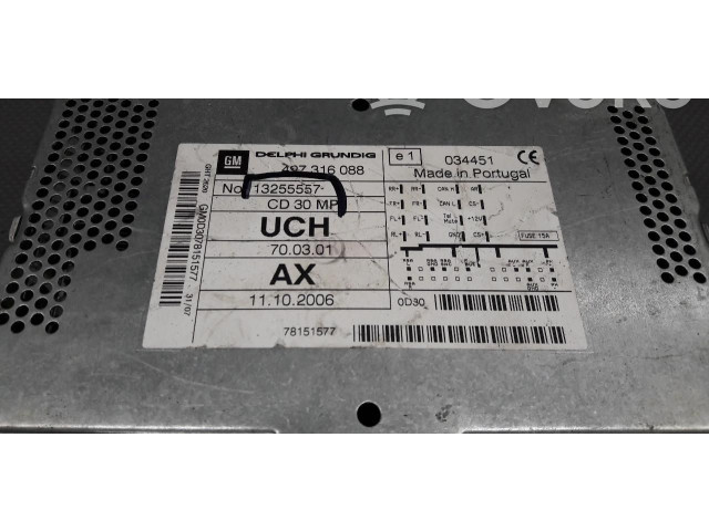 Pojistková skříňka Радио/ проигрыватель / навигация 13255557 Opel Zafira B 2009