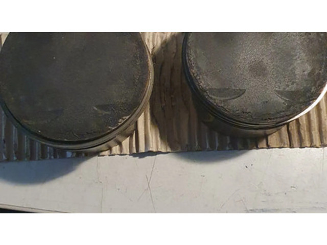 Píst 8370B Mercedes-Benz ML W164 pro naftový motor 3.0