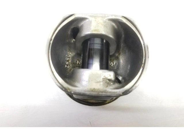 Поршень с шатуном 03L107065J, 03L107065J Volkswagen Golf VI