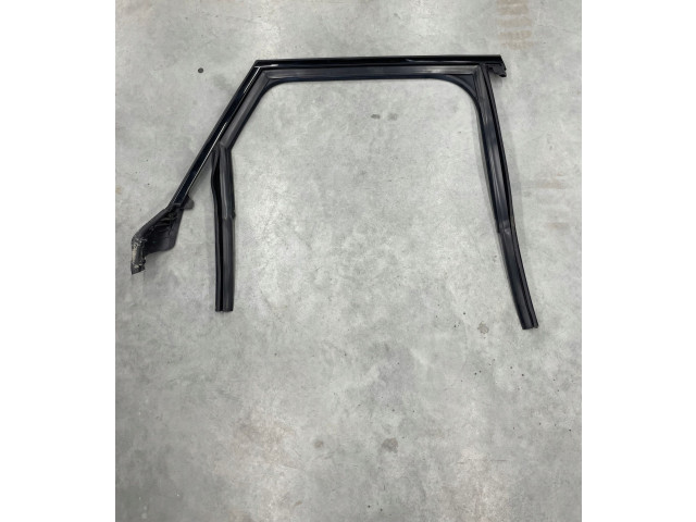 Уплотнительная резина (у стекла)    Audi A6 S6 C7 4G      