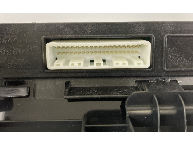 Přístrojová deska  Toyota Prius (XW30) 2009 769363490, 769363-490  