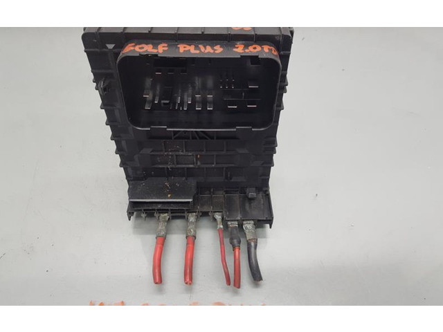 Блок предохранителей 1K0937125 Volkswagen Golf Plus