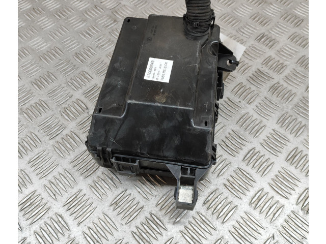 Блок предохранителей 670008649 Maserati Ghibli