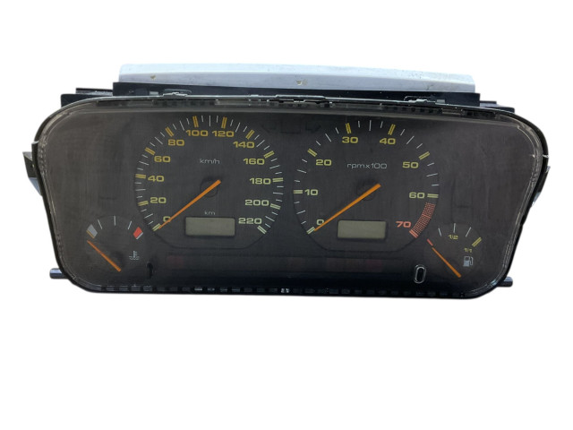 Панель приборов 87001323, 88311235 Volkswagen Golf III