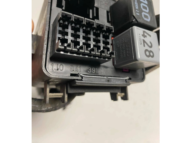 Блок предохранителей  1J0941391C   Audi A3 S3 8L    
