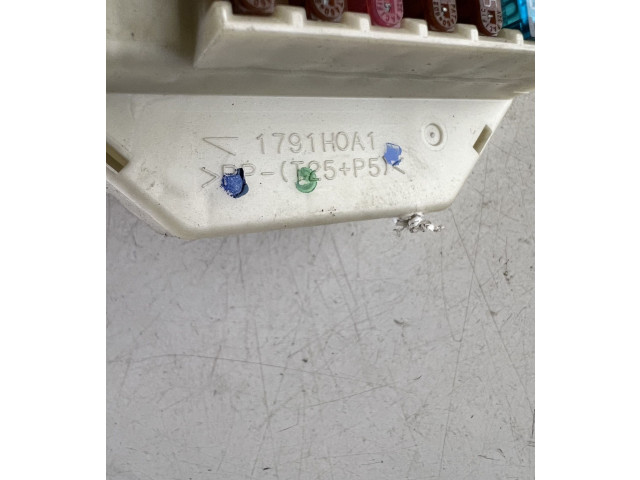 Блок предохранителей MN108320, 1791HOA1 Mitsubishi Colt