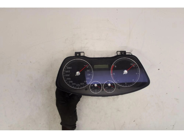 Панель приборов    Ford Focus       