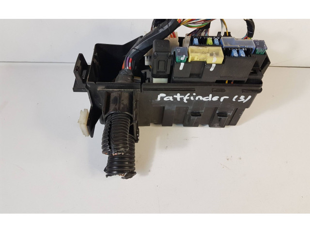 Блок предохранителей 63564138 Nissan Pathfinder R51
