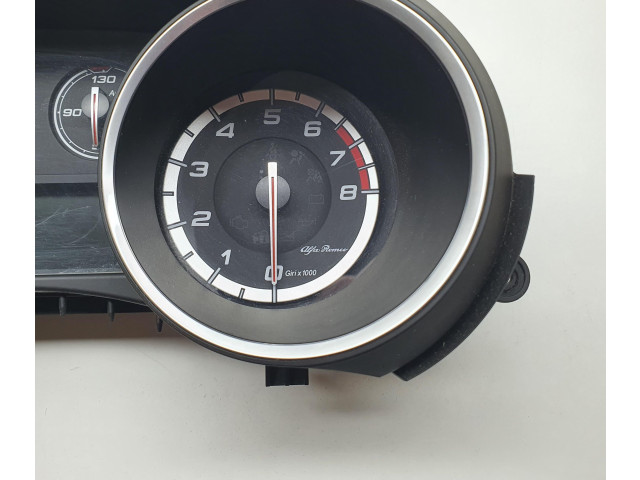 Панель приборов 50516476, 005051647600 Alfa Romeo Giulietta
