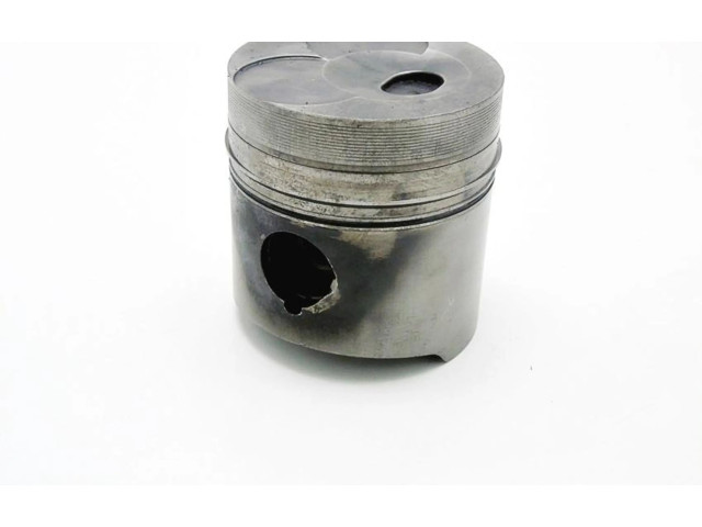 Píst Mercedes-Benz 100 W631