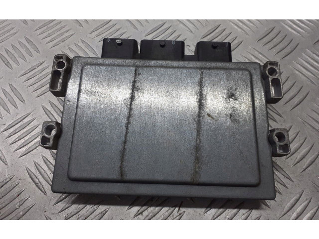 Блок управления двигателем Блок управления 8200774747   Renault Twingo II