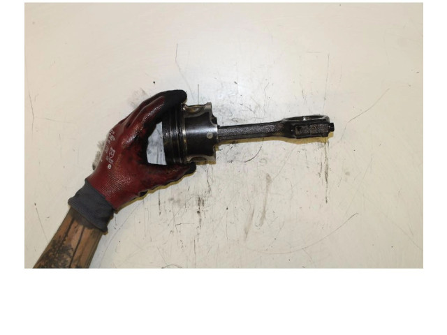  Поршень с шатуном K9K 67   Renault Clio III  