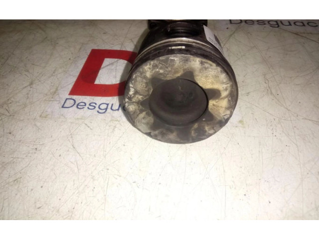 Поршень с шатуном Opel Combo D