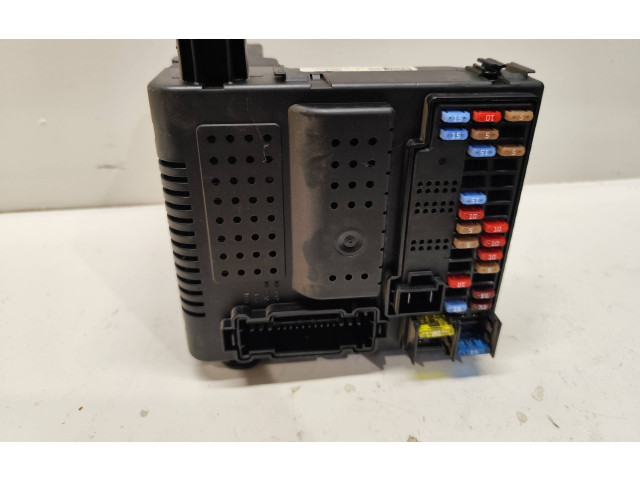 Блок предохранителей 30765643, 28043320   Volvo XC90    