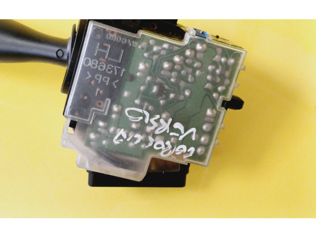 Ручка стеклоочистителей 173699   Toyota Corolla Verso E121