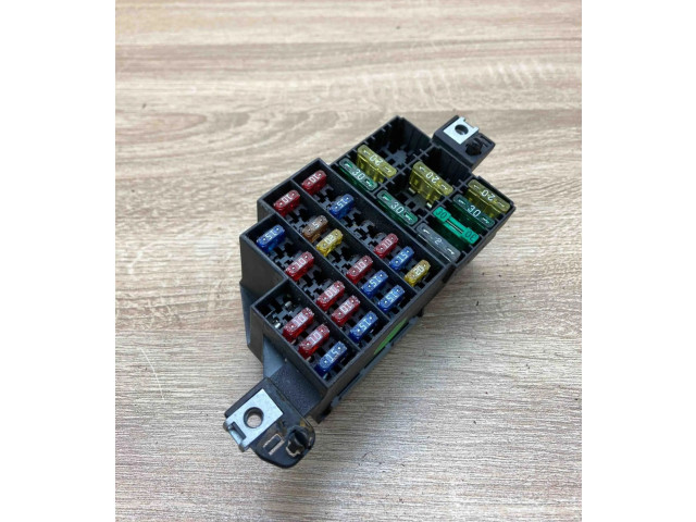 Блок предохранителей  7703397464, 7703297597   Renault Clio II    
