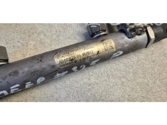 Топливная рампа A6420700495002, A6420700695002   Jeep Grand Cherokee (WK) 3.0 