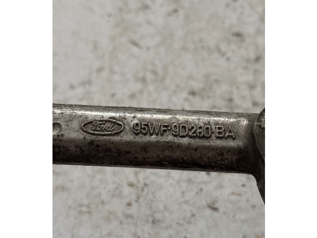 Топливная рампа 95WF9D280BA Ford Galaxy для двигателя 1Z