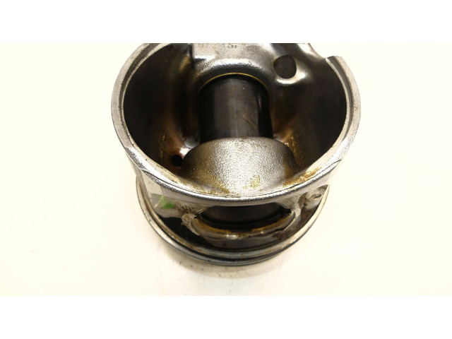 Поршень D4204T5 82L175 Volvo S60