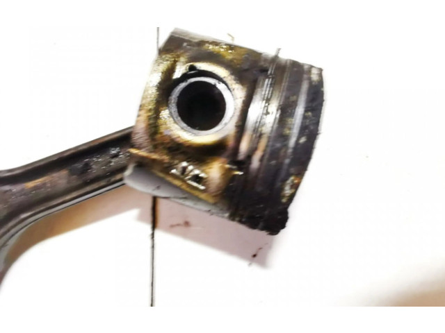 Поршень с шатуном Chrysler Voyager для дизельного двигателя 2.5