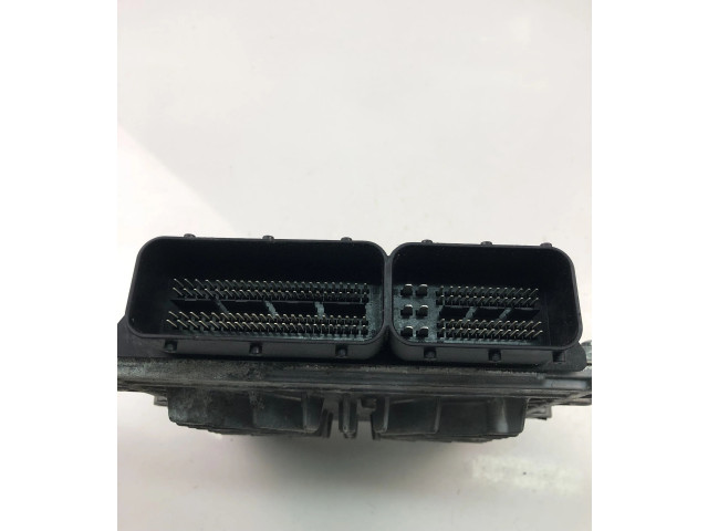 Блок управления двигателем Блок управления 31336983, 0281018414   Volvo V70