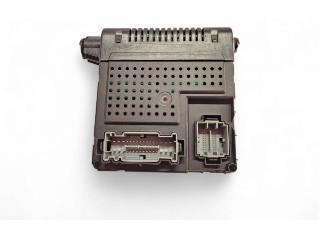 Блок предохранителей 30765643, 28043320   Volvo XC90    