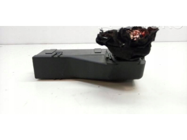 Блок предохранителей 8Z1941824 Audi A2