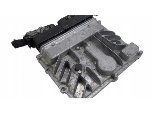 Блок управления двигателя 55581805   Opel Meriva B