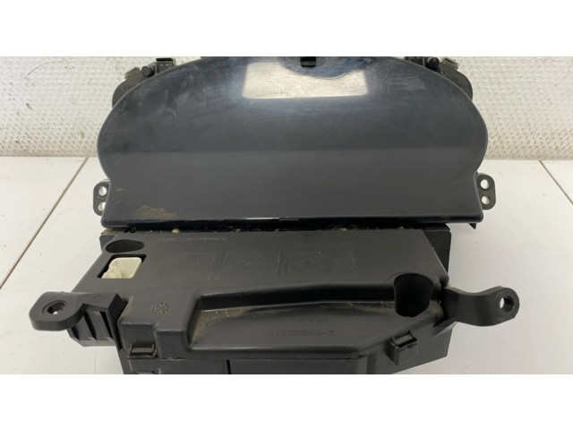 Панель приборов 216558653, 216558645 Toyota Yaris