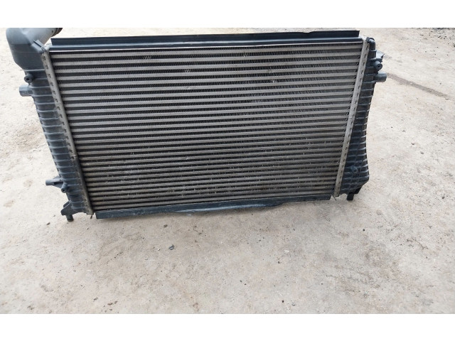 Интеркулер  1K0145803Q, 0281002399   Volkswagen Caddy 
