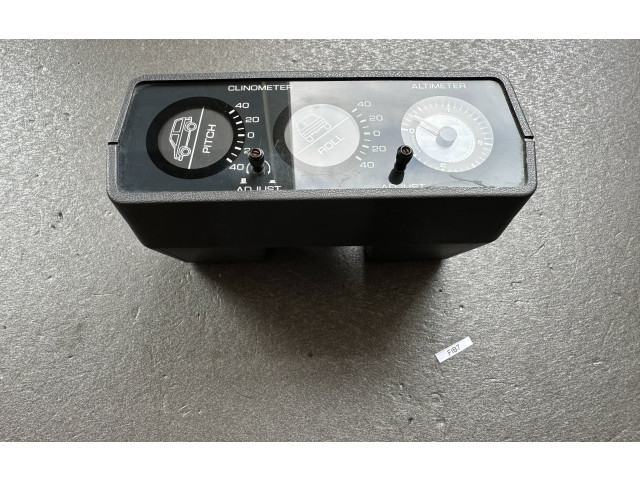 Přístrojová deska Nissan Patrol Y60 1989 2492003J00