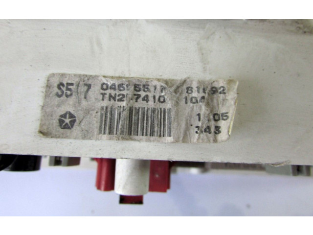 Přístrojová deska  Chrysler Voyager 1998 04685517  