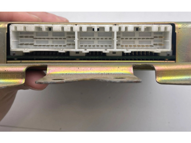 Блок управления двигателя MD175667, E2T38974 Mitsubishi Colt