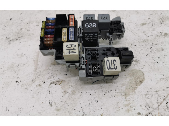   Pojistková skříňka 7L0937576B   Audi Q7 4L 2012