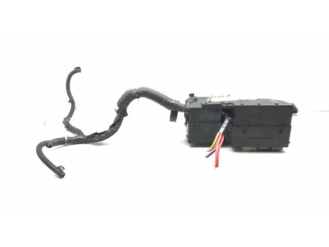 Блок предохранителей  AV6T14A142AB, 21184   Ford Focus    