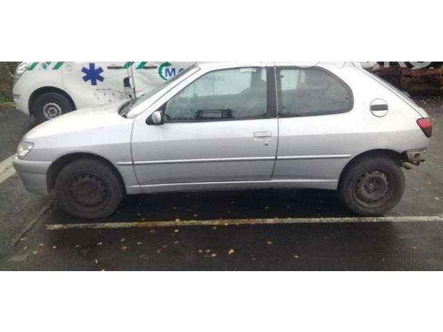 Ручка стеклоочистителей 6239J1 Peugeot 306