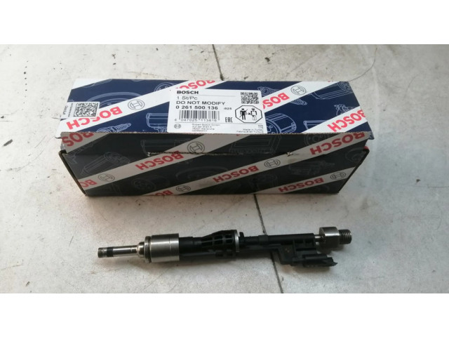 Vstřikovač 1353756860711, 10213541 BMW M5 pro benzínový motor 4.4