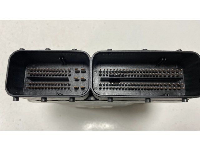 Блок управления двигателя 7796571, 0281011564 BMW X3 E83