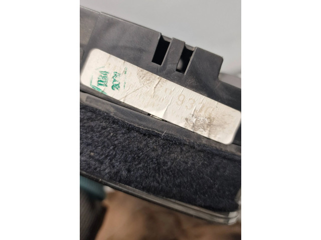 Спидометр (приборный щиток)     Audi A6 S6 C5 4B 