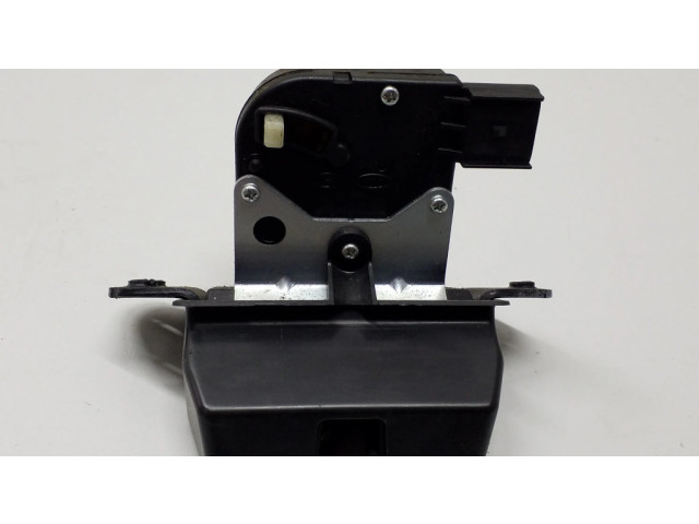 Замок задней крышки