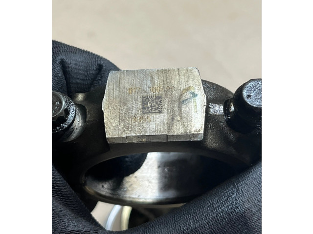  Поршень с шатуном AXD 133551, 017300418  Volkswagen Transporter - Caravelle T5  