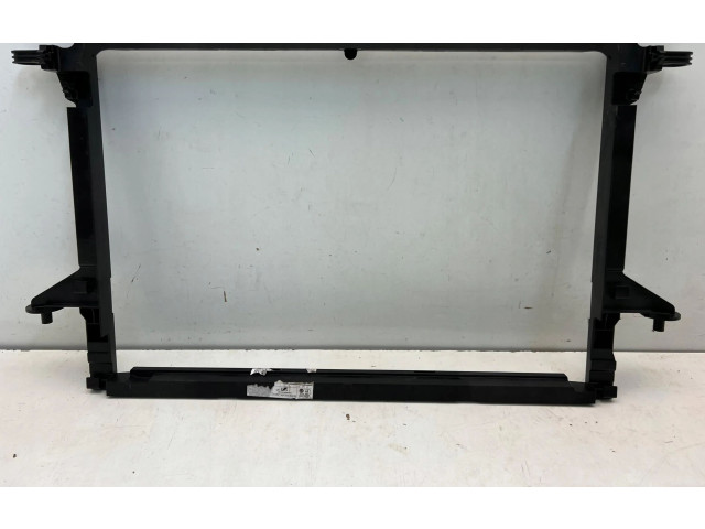 Диффузор 4KE121360G Audi e-tron