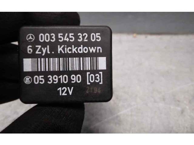 Pojistková skříňka 0035453205, 05391090 Mercedes-Benz C W202 1998