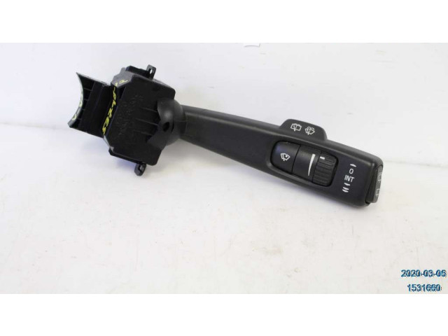 Ручка стеклоочистителей 8691993   Volvo V50