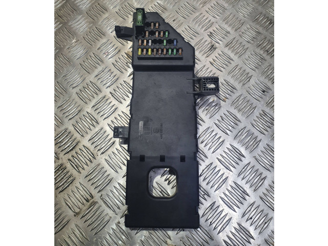 Блок предохранителей  460023260   Opel Vectra C    