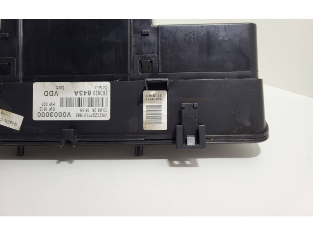 Přístrojová deska Volkswagen Caddy 2005 2K0920843A, V0003000