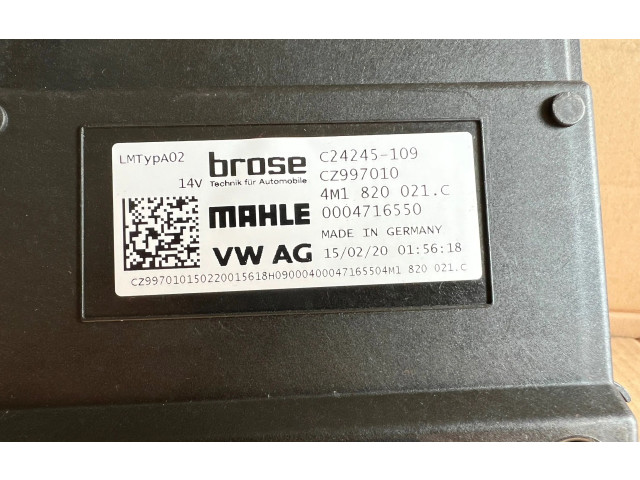 Вентилятор печки    4M1820021C   Audi A5